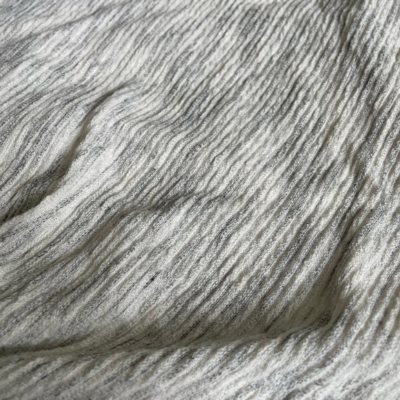 Caution to the Wind | Women’s Medium Heather Gray Cropped Ribbed Tank with Tie - Picture 4 of 8